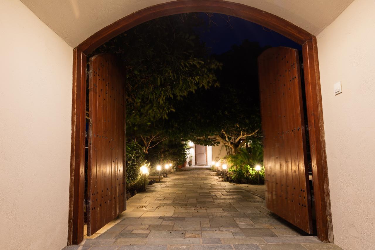 Aquaria Villa คาร์เทราดอส ภายนอก รูปภาพ